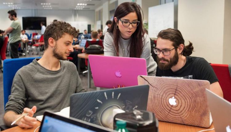 Apple Academy a Napoli, nuovo bando per circa 400 studenti