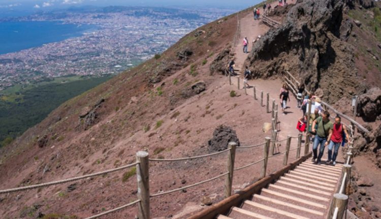 Giornata Parchi, cratere Vesuvio gratis: il 24 maggio per i residenti nei tredici comuni sotto il Vesuvio