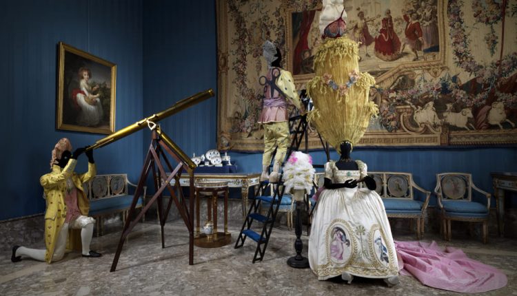 Napoli Napoli, la storia si mette in scena: viaggio nel XVIII secolo tra 1000 oggetti, da costumi a ceramica