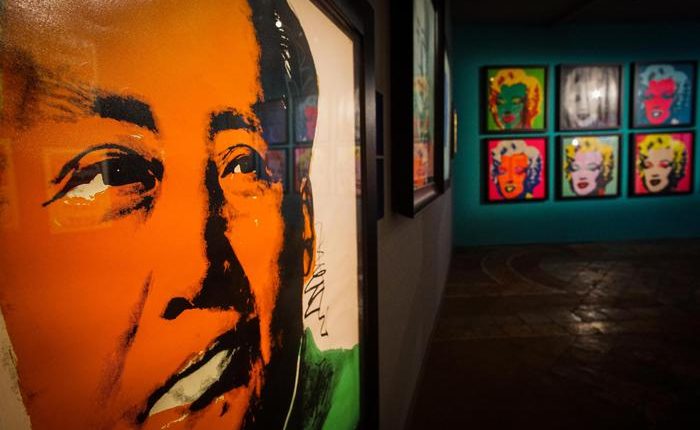 Andy Warhol a Napoli in 200 opere: esposizione fino al 23 febbraio nella Basilica della Pietrasanta