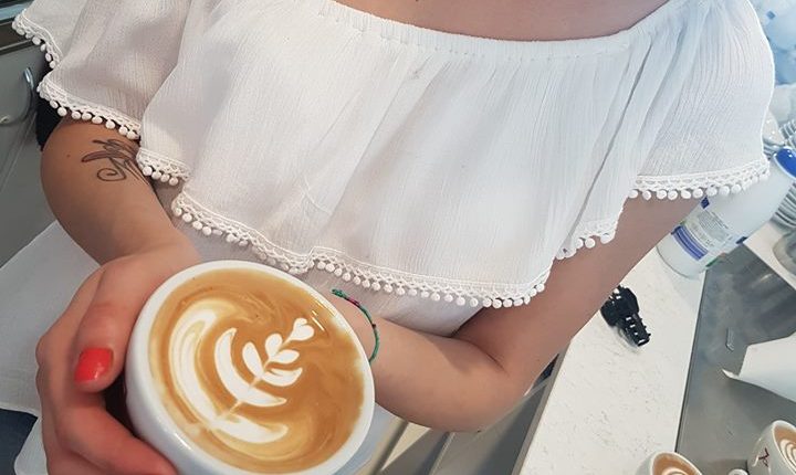 I nuovi corsi in Campania per avviarsi alla professione di barman, puntano sulla “latte art”: Volla protagonista