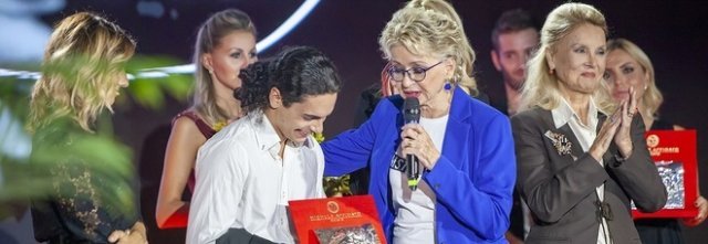 Premio per poesia a mamma uccisa dall’ex: “Women for Women” dedicata alla violenza di genere e tumore al seno