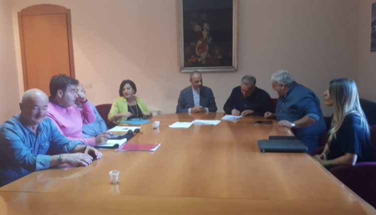 VESUVIO SOLIDALE – A Somma Vesuviana, firmata una convenzione tra Comune, Caritas e Fondazione S.I.C.A.R. per accogliere persone senza casa