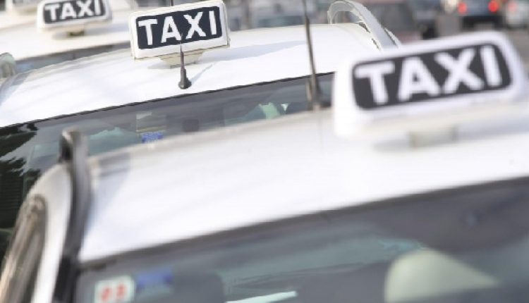 “Taxi” abusivi, scattano i controlli della polizia municipale