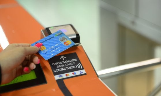 Trasporti: a Napoli biglietto contactless: accordo con Sia, Campania prima regione con pagamento integrato