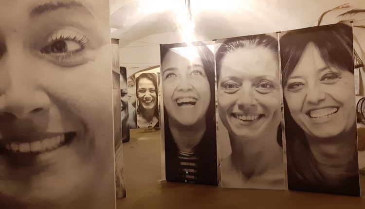 Con le foto di Tiziana Mastropasqua, il Museo Contadino di Somma Vesuviana e l’Associazione Eva pro Eva dicono “no” alla vioelenza sulle donne