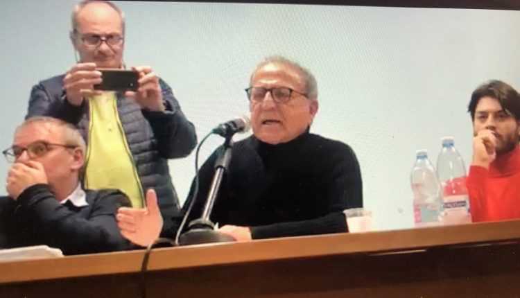 CONCORSOPOLI A SANT’ANASTASIA – Dopo gli arresti per i brogli ai concorsi si dimettono tutti. Aspettando il voto, Carmine Esposito, Mario GIfuni e Ciro Pavone tengono una conferenza stampa