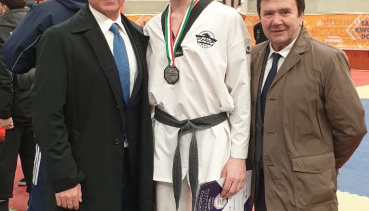 SOMMA VESUVIANA. LUIGI VALENTINO ORGOGLIO DEL BUSEN CLUB MARINO L’allenatore di Taekwondo della Società Sportiva sommese vince l’argento ai Campionati Italiani Senior 2019