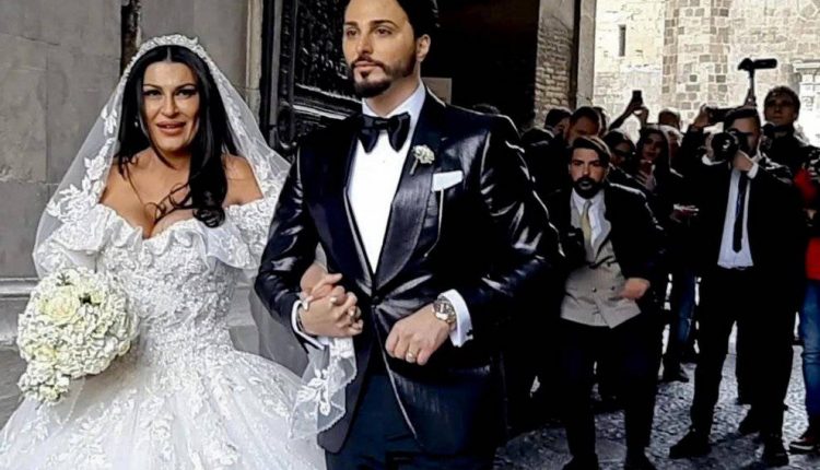 IL MATRIMONIO TRASH – Licenziati i 5 musicisti della polizia penitenziaria che suonarono alle nozze di Tony Colombo