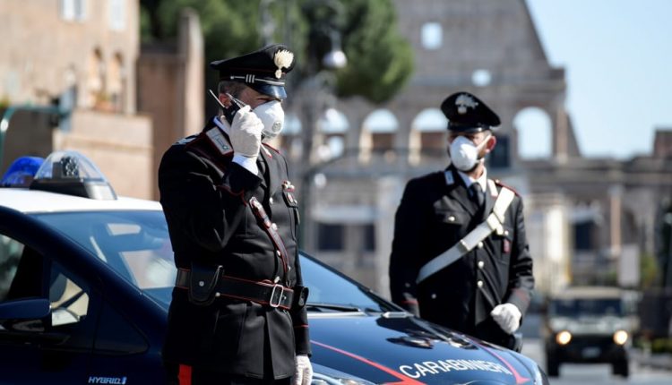 Dopo l’attentato al parco auto dei vigili urbani, Pomigliano d’Arco presidiata: fermi e arresti per droga