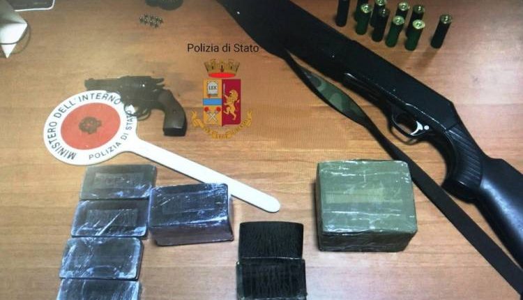 Droga e armi a via Argine, due arresti da parte degli agenti della Squadra Mobile e del commissariato di San Giorgio a Cremano