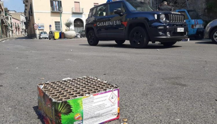 A Ercolano, festeggia la Pasqua con fuochi d’artificio: 32enne sanzionato dai Carabinieri