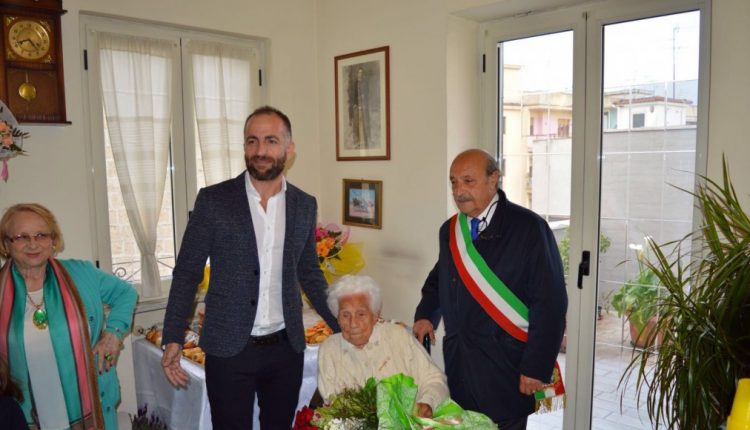 EMERGENZA CORONAVIRUS – Pomigliano d’Arco, attivo già da oggi il servizio per erogare i «buoni di solidarietà alimentare»