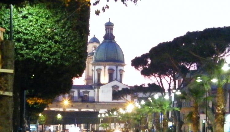 Piazza e Santuario Arco