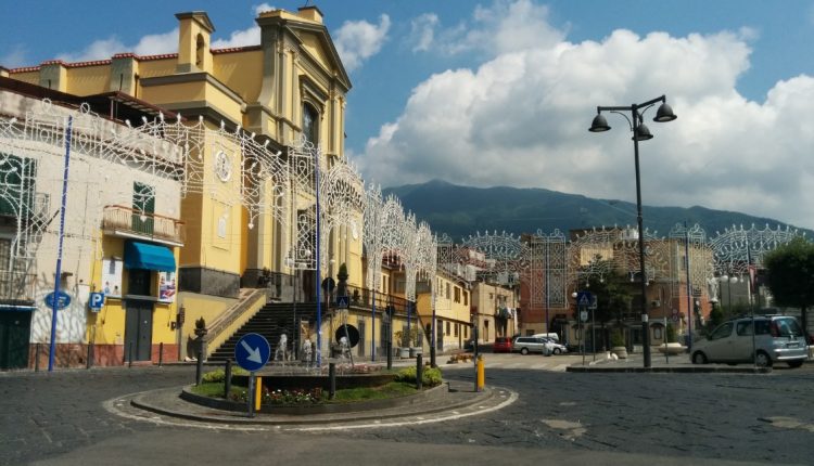 A POLLENA TROCCHIA,  LE PROPOSTE A SINDACO E GIUNTA DEL MOVIMENTO IL PAESE NUOVO: “ESONERO DELLE TASSE PER I COMMERCIANTI COSTRETTI ALLA CHIUSURA FORZATA”