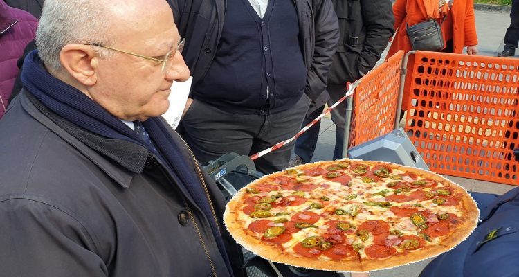 Covid-19 a Napoli, da lunedì 27 aprile riaprono bar, ristoranti, pizzerie, pasticcerie e gelaterie. Il 25 aprile, 26 di pomeriggio e Primo Maggio chiusi i supermercati