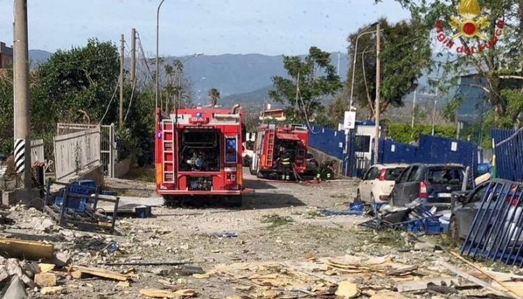 LA TRAGEDIA ALLA ADLER PLASTIC DI OTTAVIANO – I commenti della politica e dei sindacati e le indagini della Procura della repubblica di Nola