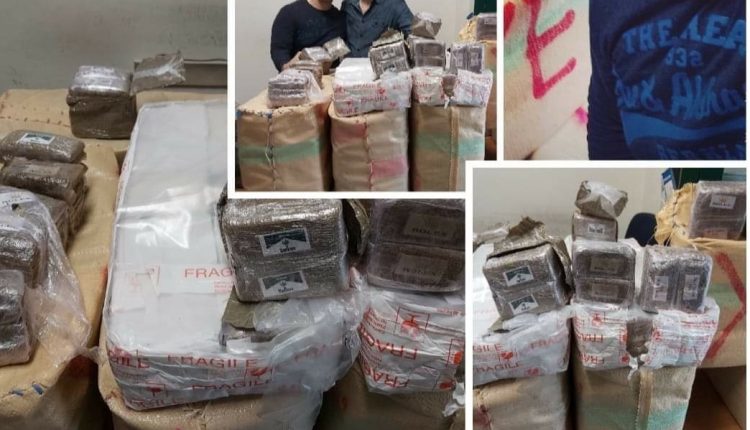 I carabinieri trovano in un’abitazione 255 kg di hashish: arrestata una donna 60enne di Pollena Trocchia e un 30enne di Ponticelli