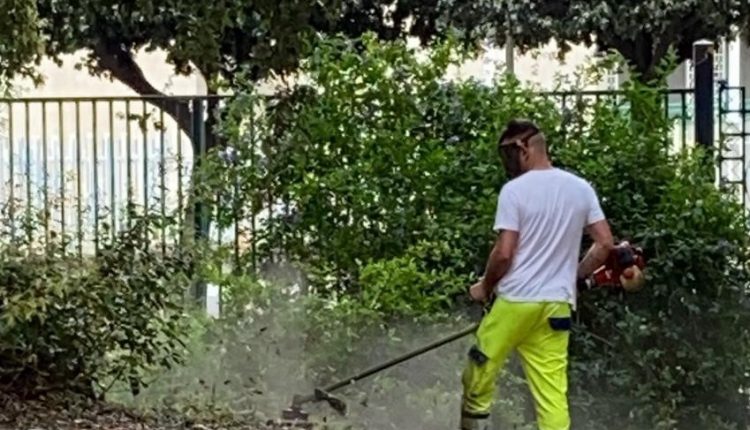 A SANT’ANASTASIA, PULITO IL PARCO PUBBLICO “BOSCHETTO” IL VERDE IN MANUTENZIONE CONTINUA