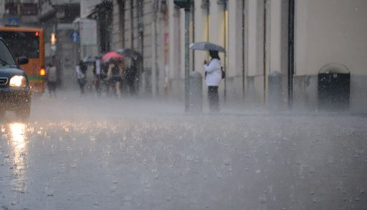 Maltempo in Campania, temporali e vento forte: scatta l’allerta meteo 