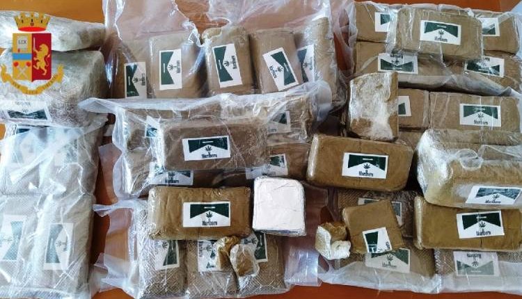 Droga, blitz a Barra: arrestato con quasi 5 chili di hashish, n manette un 39enne di Torre del Greco