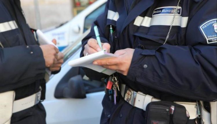 L’OPERAZIONE DEI VIGILI URBANI E DEI CARABINIERI FORESTALI– A Ercolano sequestrato opificio tessile, denunciato proprietario