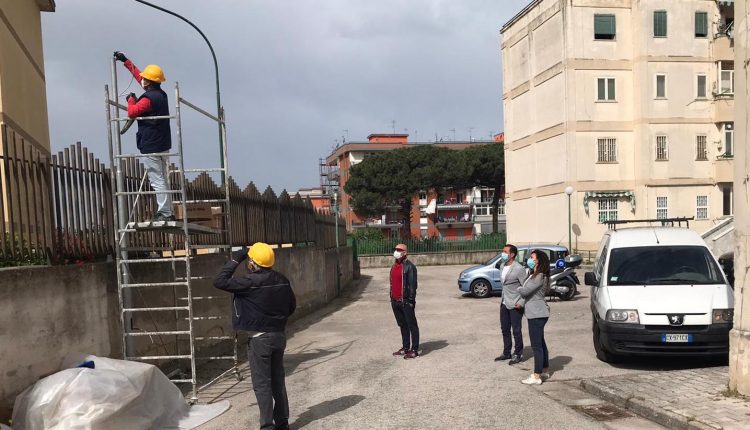 Illuminazione pubblica a San Giorgio a Cremano, al via gli interventi negli alloggi residenziali di via Tufarelli. Il sindaco Giorgio Zinno: “Più efficienza ed economia” 