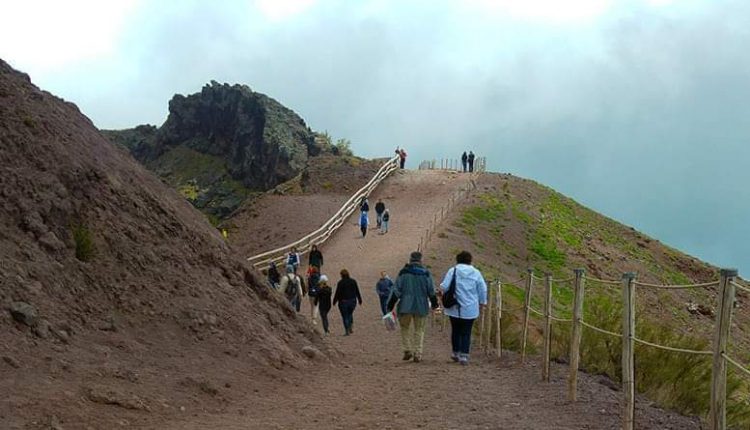 DA DOMANI RIAPRE IL SENTIERO DEL CRATERE DEL VESUVIO 