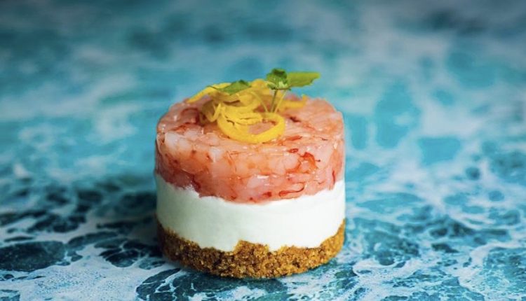 SPERIMENTAZIONI CULINARIE – Da Innovative, spin-off de ‘A figlia d’’o Marenaro, è virale la cheesecake di mare dedicata a nonna Maria