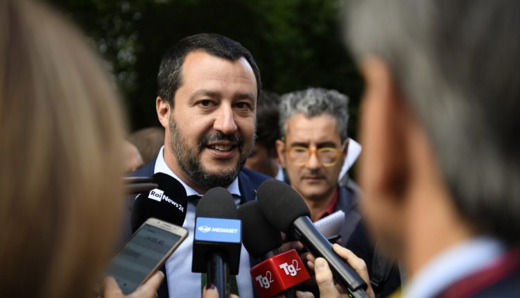 L’ex ministro della Lega Matteo Salvini a Napoli il 5 giugno: visita sul luogo dov’è morto il poliziotto Pasquale Apicella, poi al Cis e a San Gregorio Armeno
