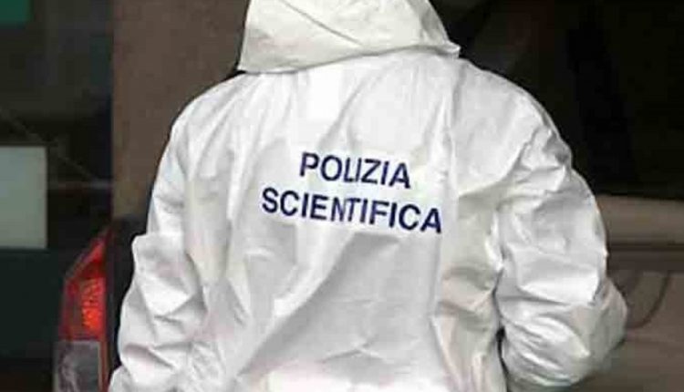 Omicidio-suicidio, a Napoli, i corpi dei coniugi trovati dalla figlia