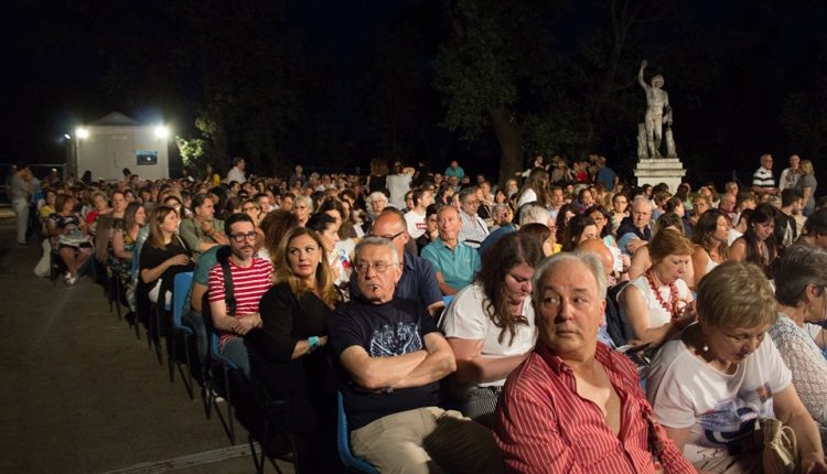 al-via-la-xxvii-edizione-di-cinema-intorno-al-vesuvio-a-cura-di-arci-movie-15-luglio-13-agosto-2020-a-villa-vannucchi-san-giorgio-a-cremano