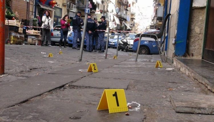 Agguato a Napoli Est, ferito in modo grave il ras Andrea Attanasio del clan Formicola. Fu imputato per l’omicidio del ras Agostino Ascione