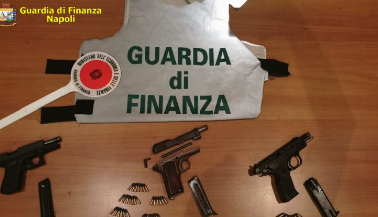 A Ponticelli  sequestrate 3 pistole e munizioni, erano nascoste in un’intercapedine al Lotto “Zero”
