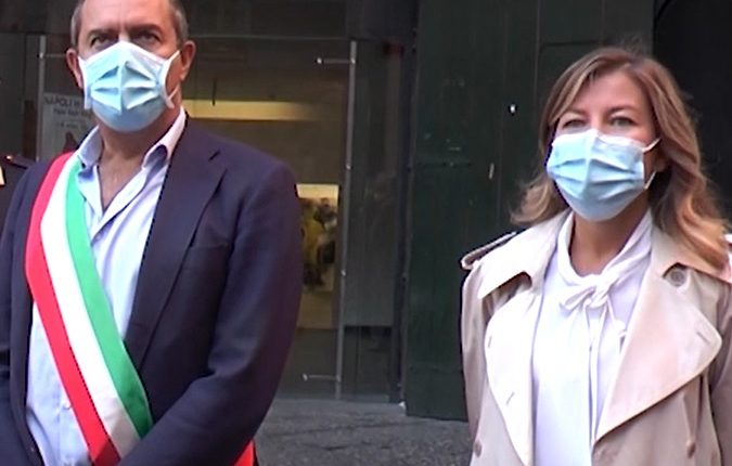 Comunali Napoli, Luigi de Magistris candida Alessandra Clemente a sindaco