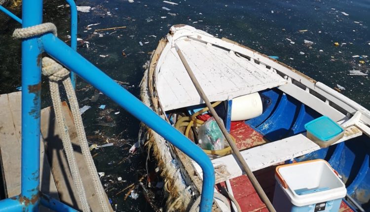 Riva Fiorita , da giorni il mare è in condizioni pietose. Borrelli e Caselli (Europa Verde): “Uno spettacolo indegno. Maggiori controlli della rete fognaria e sanzioni severe per chi inquina”