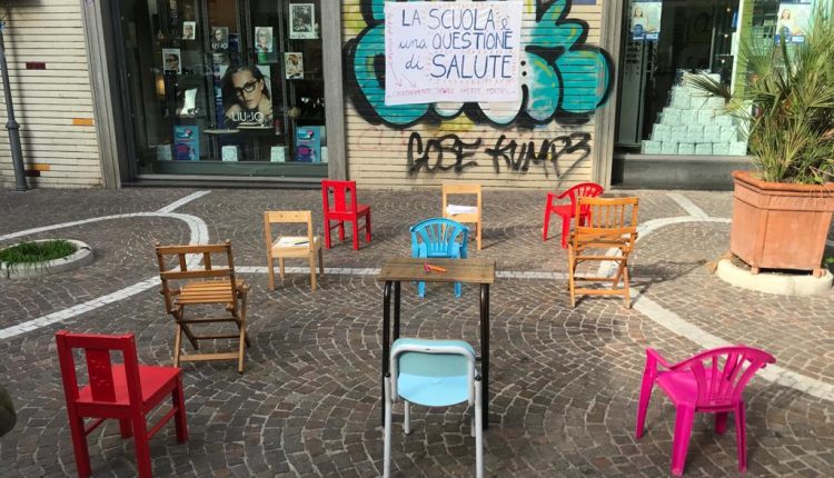 FLASHMOB A PORTICI: LA SCUOLA E’ UNA QUESTIONE DI SALUTE, ECCO IL COORDINAMENTO DELLE SCUOLE APERTE DI PORTICI