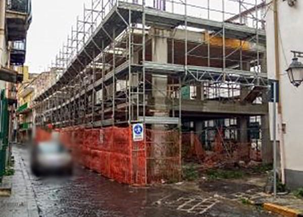 Pomigliano d’Arco, il Tar accoglie la richiesta della C.L.P. Costruzioni: niente demolizione a via Firenze