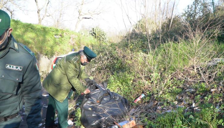 Tolleranza zero nei confronti di chi reca danno all’ambiente e alla comunità: scoperta discarica a cielo aperto a Somma Vesuviana 