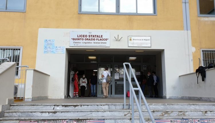 A Portici, il botta e risposta della preside del Flacco con gli alunni della Prima C, sulla Dad e sull’esigenza di una scuola in presenza