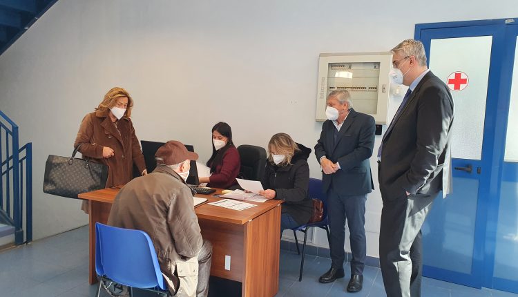 Al via il polo vaccinale a San Giorgio a Cremano: vaccinati i primi ultra ottantenni. Il sindaco Zinno: “Apertura in tempi record”