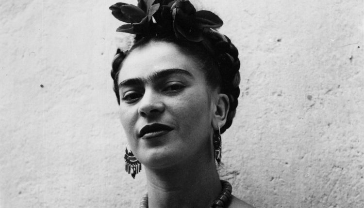 Frida Kahlo Corporation presenta FRIDA KAHLO Ojos que no ven corazón que no siente una produzione Next Exhibition, curata da Alejandra Lopez