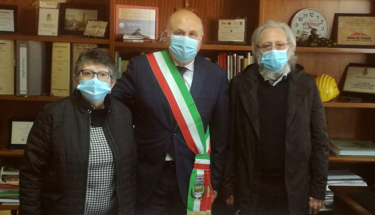 A San Sebastiano al Vesuvio: sulla facciata del Municipio lo striscione “Giustizia per Mario Paciolla”