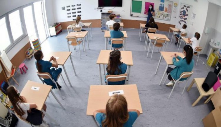 Due maestre delle elementari positive al Covid: bambini e classi in quarantena a Pollena Trocchia