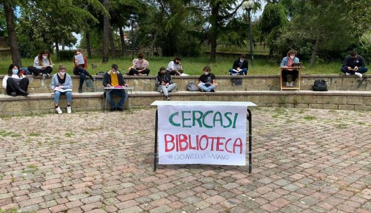 SOS BIBLIOTECHE COMUNALI – In molti Comuni dell’hinterland vesuviano non esistono spazi destinati allo studio dei giovani. In altri ci sono ma restano chiusi