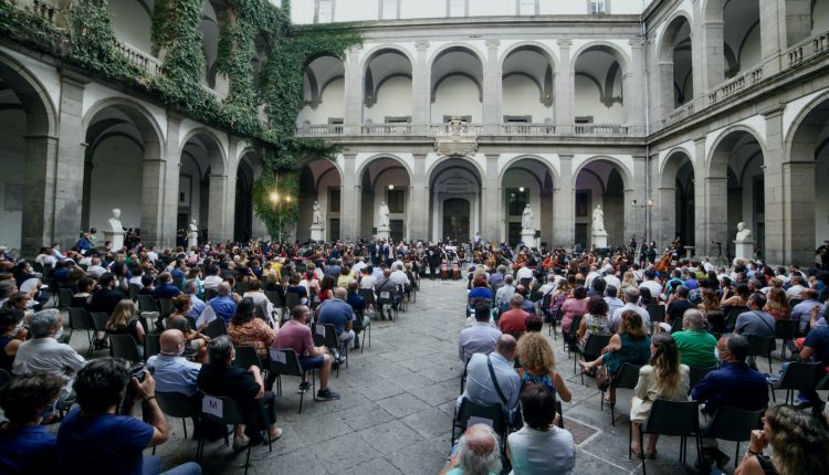 Continua la rassegna di Concerti della Nuova Orchestra Scarlatti: ecco i capolavori di Mozart e Beethoven.