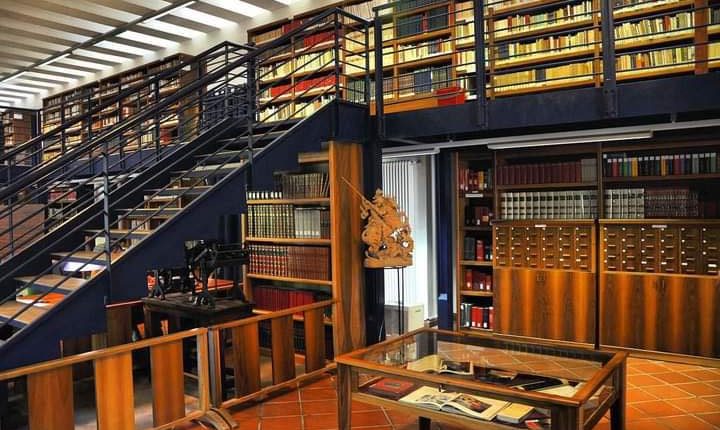 A San Giorgio a Cremano riapre in sicurezza e con prenotazioni la Biblioteca Comunale Padre Alagi in Villa Bruno: l’annuncio del sindaco Zinno