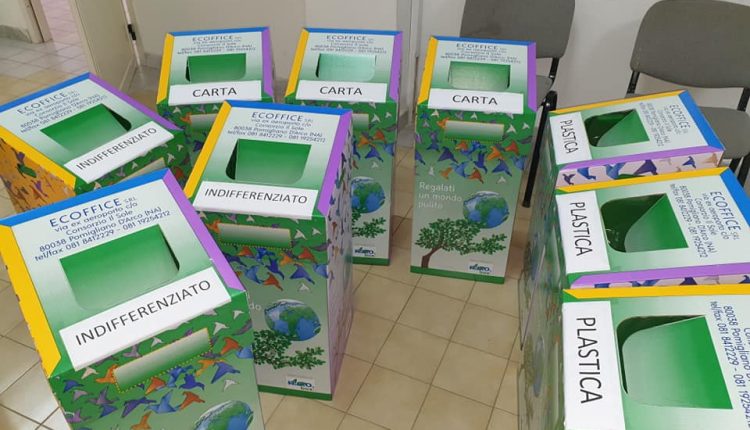 A POLLENA TROCCHIA, SENSIBILIZZAZIONE ALLA RACCOLTA DIFFERENZIATA, ARRIVANO I NUOVI ECOBOX AL COMUNE E AL COMANDO VIGILI, SEGUIRANNO LE SCUOLE