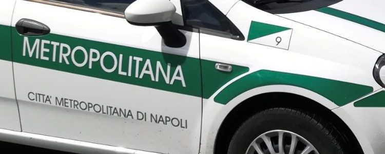 Green pass obbligatorio su bus e metropolitana, 40 multe a Napoli: due sorpresi senza mascherine