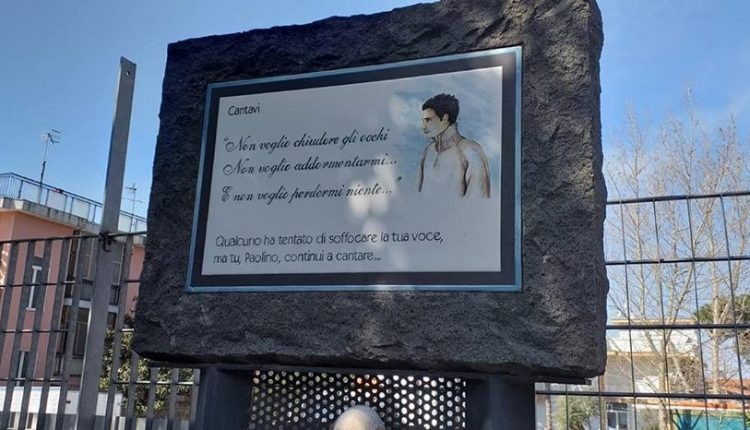 A San Sebastiano al Vesuvio vandalizzata nuovamente la stele in memoria di Paolino Avella. La denuncia della giornalista anti camorra Luciana Esposito: “Con Alfredo Avella faremo delle ronde per sorvegliare il presidio di legalità”